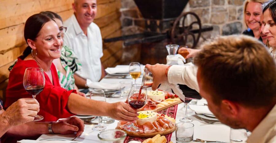 Half Day Gastro Tour With Wine Tasting in Cilipi