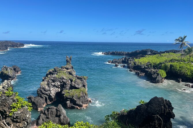 Hana Private Road Tour up To13 Passengers