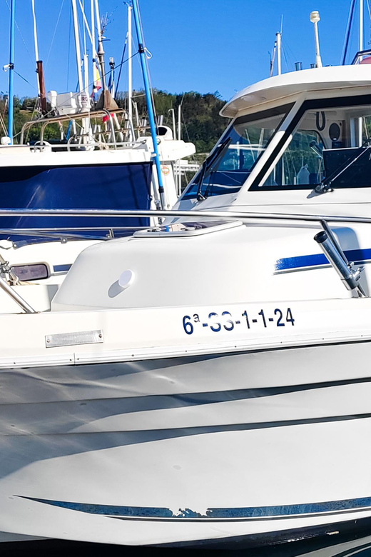 Hondarribia: Boat Rental 4 Hours