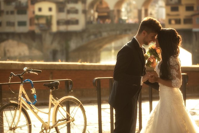 Honeymooners Florence Tour With Professional Photographer and Driver - Professional Photography Experience