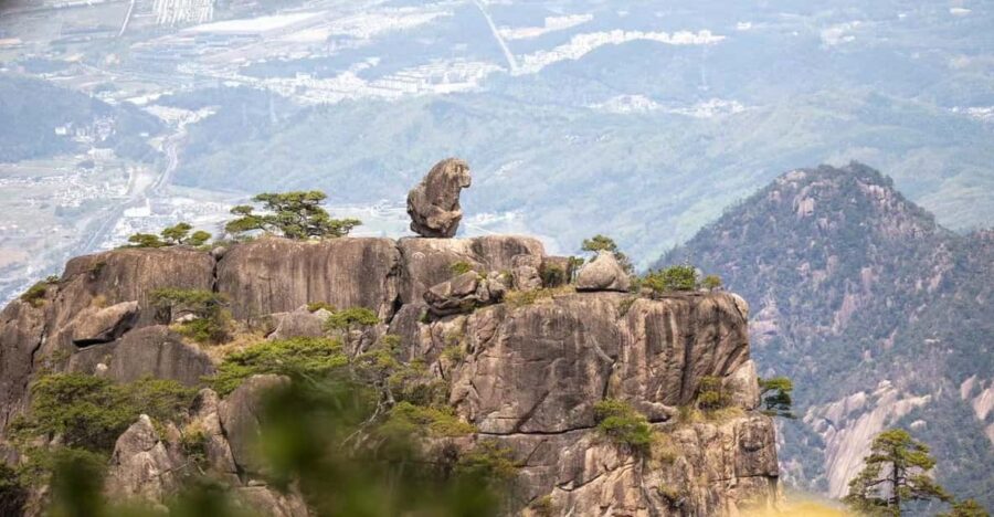 Huangshan: Mountain Top Day Trip With Cable Car and Pickup