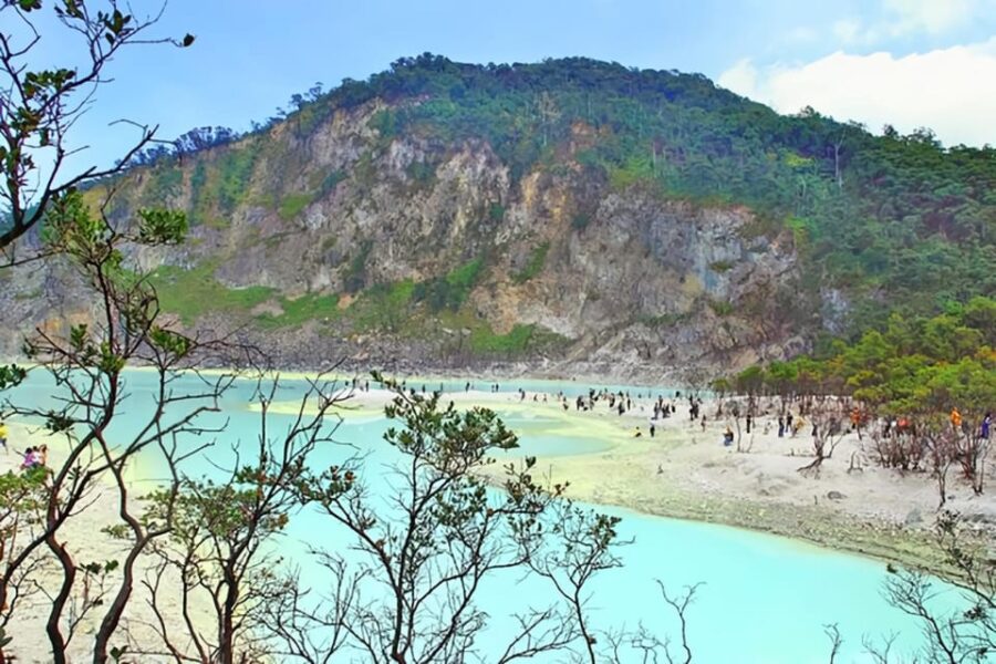 Jakarta Tour: White Crater, Pinisi Resto, Hotspring