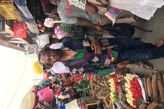 Kejetia Market Tour and Traditional Food Cooking Class.