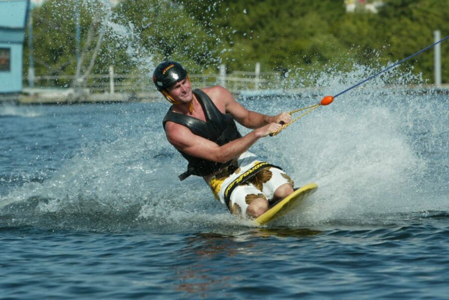 Knee Boarding in Trincomalee