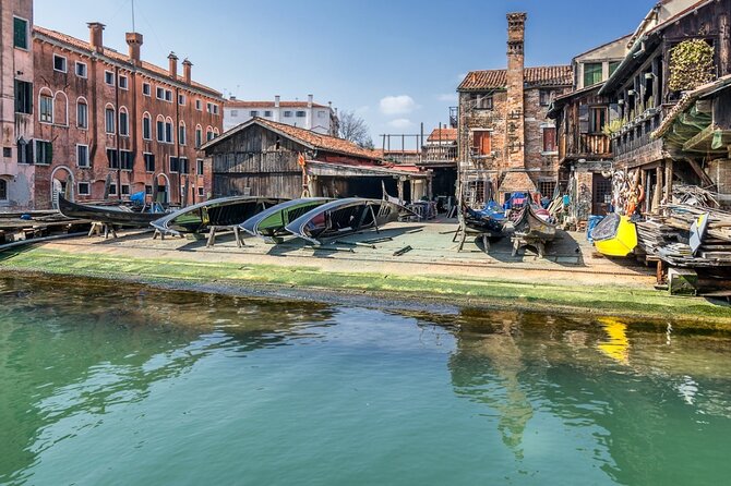 Learn to Row Private Activity by Boat and Aperitif in Venice