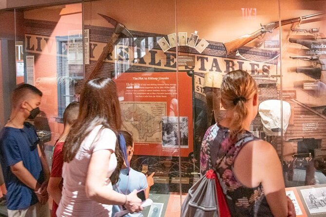 Lincoln Assassination Tour With Fords Theatre and Petersen House