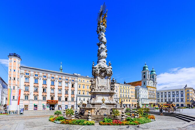 Linz Old Town Private Walking Tour and Cruise