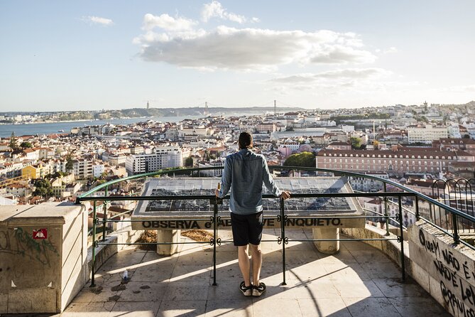 Lisbon Night Tour With Fado Show and 3-Course Portuguese Dinner