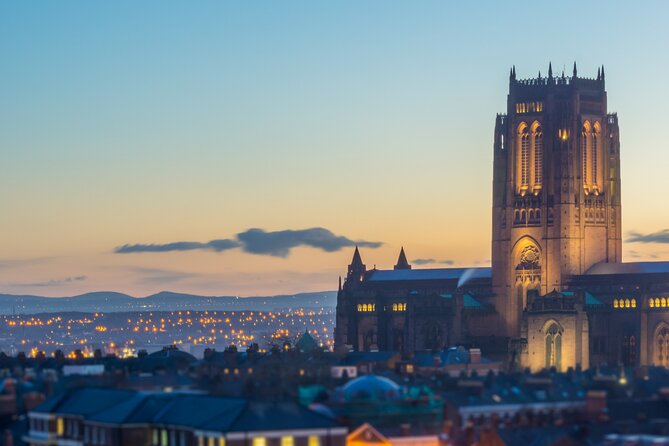 Liverpool Scavenger Hunt and Highlights Self-Guided Tour
