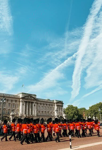 London: Changing of the Guard Experience and Landmarks Tour