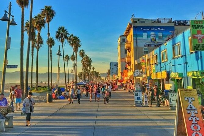 Los Angeles Must-See Attractions Private Car Tour With a Guide