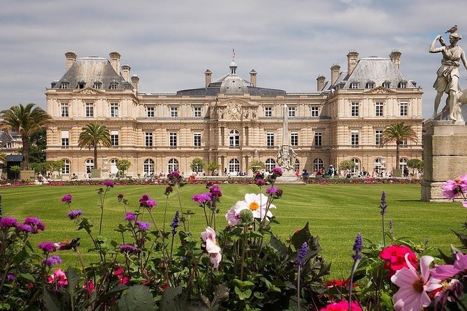 Lovely Romantic Walking Tour in Luxembourg