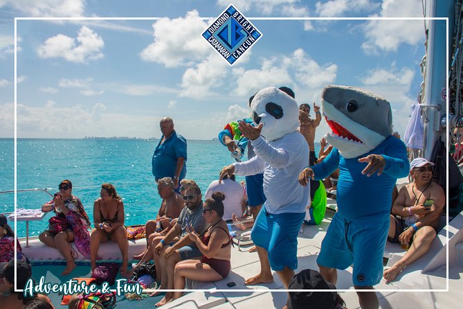 Luxury Catamaran Tour to Isla Mujeres With Transportation From Cancun - Tour Overview