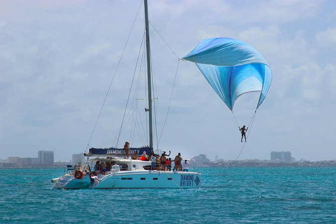 Luxury Catamaran Tour to Isla Mujeres With Transportation From Playa Del Carmen - Inclusions of the Experience
