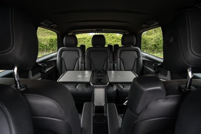 Luxury Private AMSterdam Departure Transfer to AMS AMSterdam Schiphol Airport - Inclusions