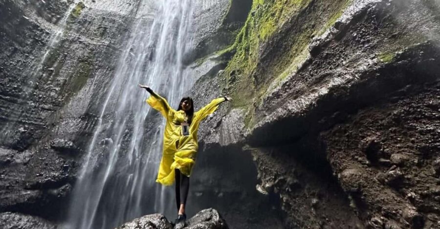 Madakaripura Waterfall, Bromo Sunrise & Ijen Crater (3D/2N)