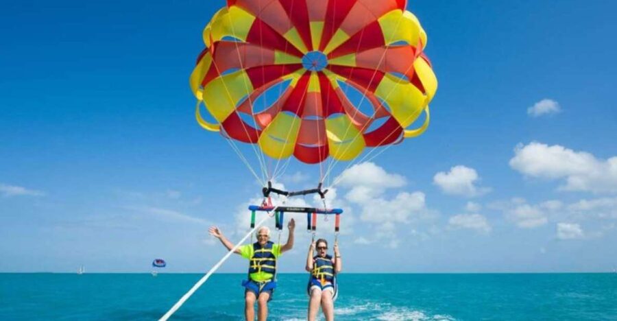 Makadi Bay: Parasailing, Jet Boat, Banana, Sofa & Transfers