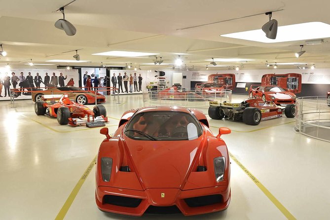 Mantua and Ferrari City Day Trip From Verona