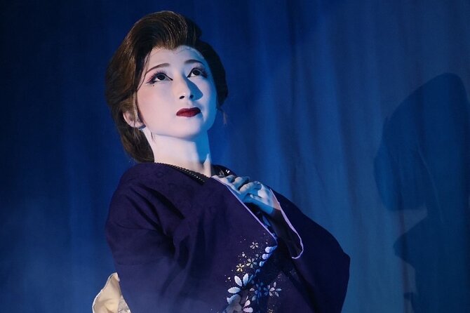 Matcha and Japanese Dance With Kimono and Photography Experience
