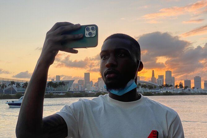 Miami: 75 Minute Sunset Boat Tour and Sightseeing