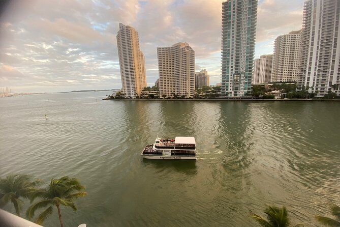 Miami: 90 Min Cruise With Drinks & Music