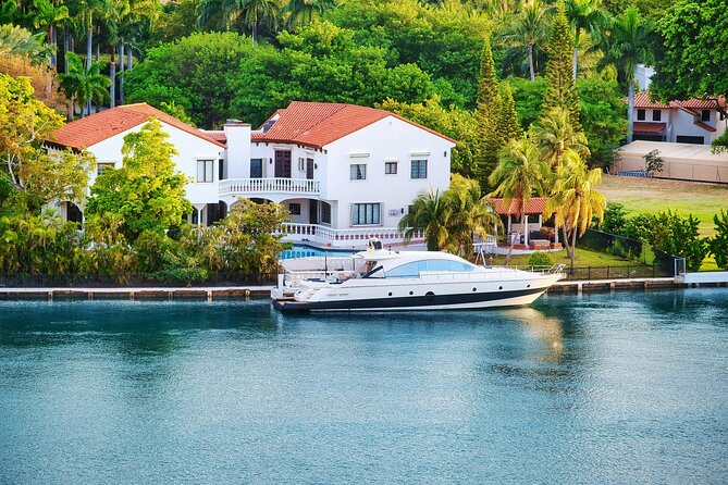 Miami Celebrity Homes Tour in Private Car