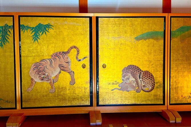 Nagoya 1-Day Private Tour – Toyota Castle Osu and Atsuta Shrine