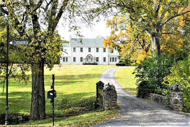 Nashville Homes of the Stars Narrated Bus Tour With 30+ Celebrity Homes