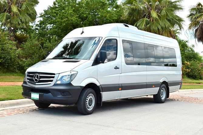 One Way Private Airport Transportation at Los Cabos
