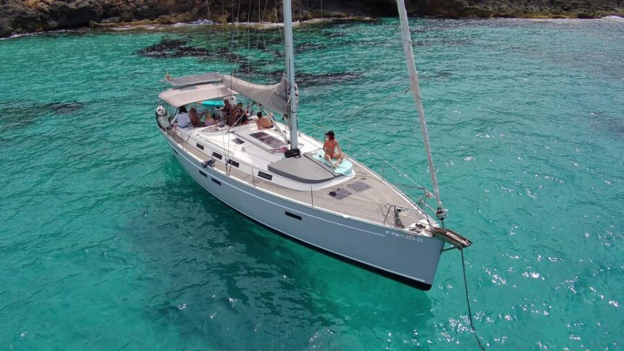 PALMA BAY : 8 HOUR PRIVATE TOUR WITH SAILING BOAT