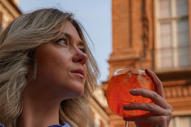 Photo Tour With Aperitivo in Turin