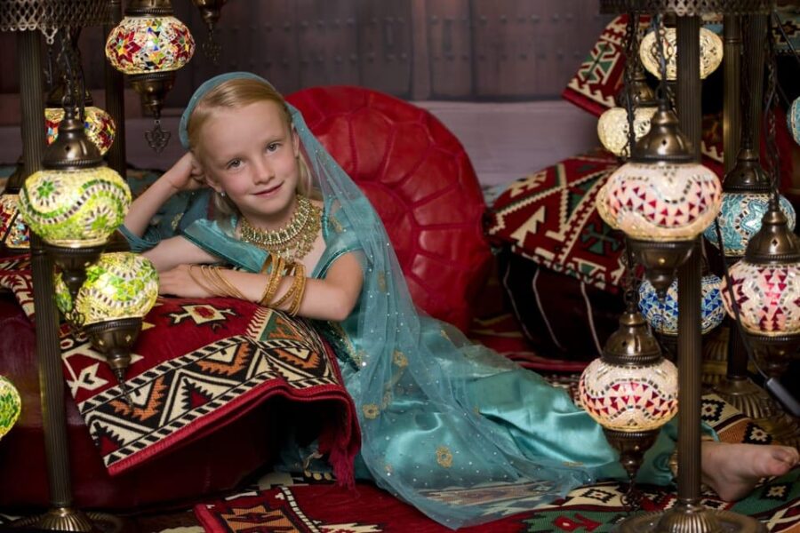 Prague: Oriental Dress Photoshooting