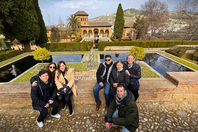 Premium Half Day Tour of the Alhambra of Granada + Tickets