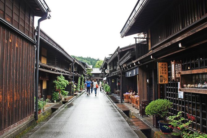 Private 2Days Takayama & Shirakawago Tour - Meeting and Pickup