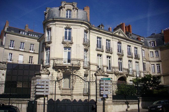 Private 3-Hour Walking Tour of Nantes With Official Tour Guide