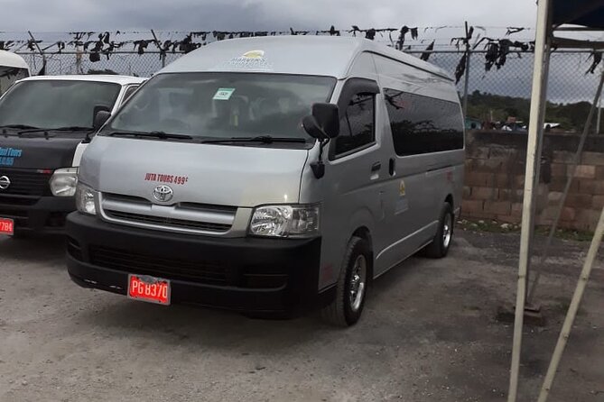 Private Airport Transfer From Ian Fleming Airport to Ocho Rios