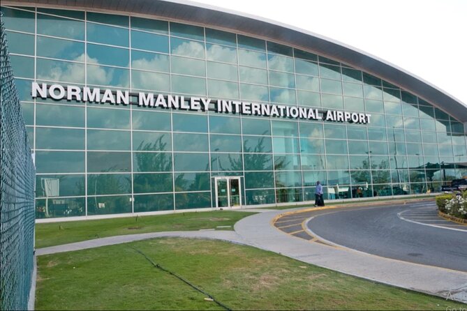 Private Arrivals or Departures Transfer: Norman Manley Airport to Kingston