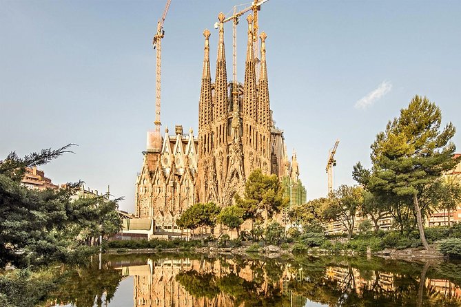 Private Barcelona’S Highlights Halfday Tour – Pick up Included