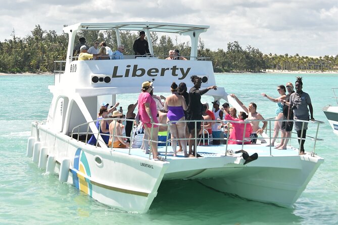 Private Boat Snorkeling and Swim With Shark and Stingray