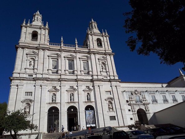 Private City Highlights and Historic Tour in Lisbon by Tuk Tuk