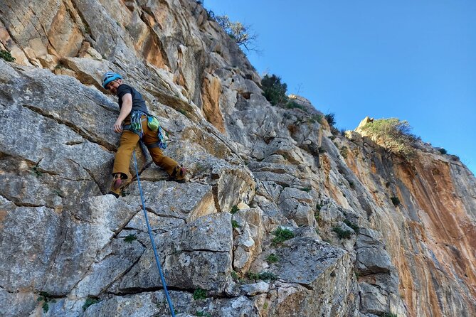 Private Climbing Experience in El Chorro for 4 Hours and a Half