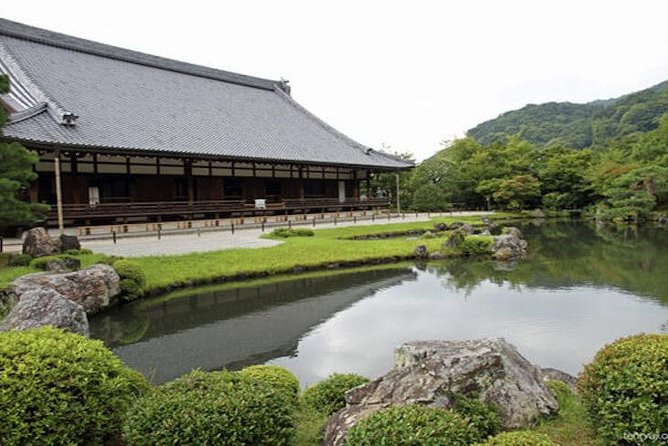 Private Kyoto Arashiyama Custom Half-Day Tour by Chartered Vehicle