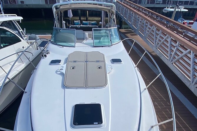 Private Luxury 45 Bay Cruiser Tour in San Diego: Suitable for Any Events