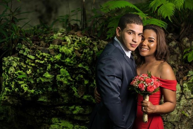 Private Photo Session With a Local Photographer in Boca Chica