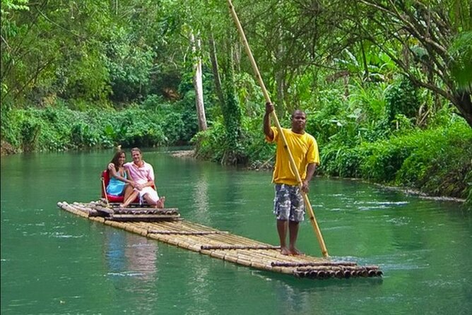 Private Round-Trip Transfer From Montego Bay to Martha Brae & Blue Hole
