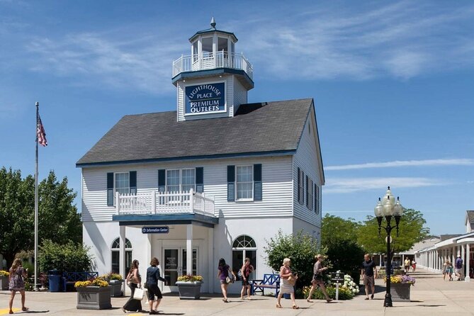 Private Shopping Tour From Chicago to Lighthouse Place Outlets