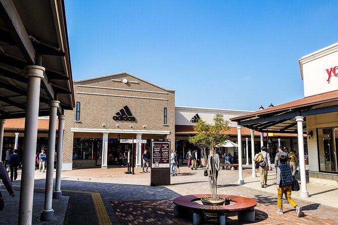 Private Shopping Tour From Osaka to Kobe Sanda Premium Outlets