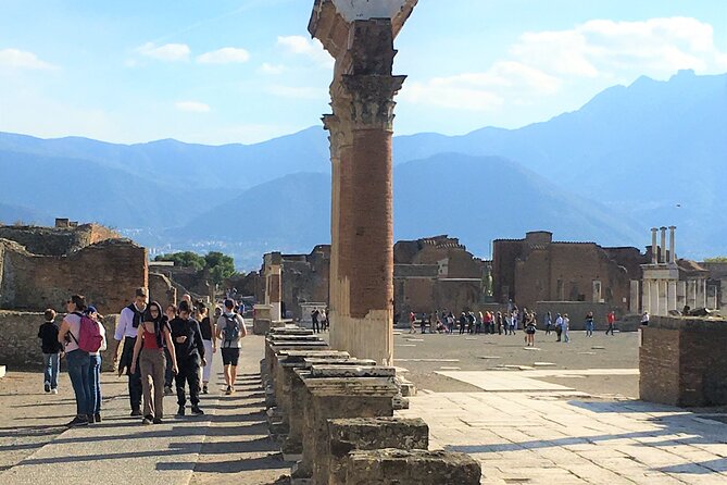 Private Skip The Line Archeo Tour Of Pompeii