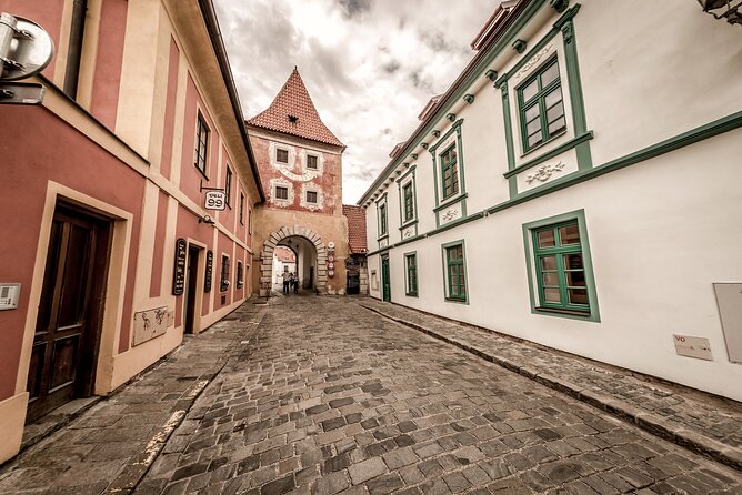 Private Tour of Best of ČEský Krumlov – Sightseeing, Food & Culture With a Local