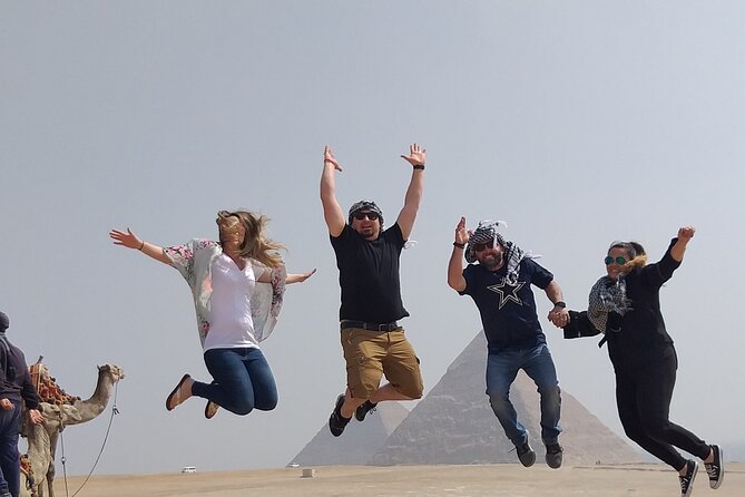 Private Tour to Pyramids of Giza Plateau in 4 Hours With Lunch and Camel Ride